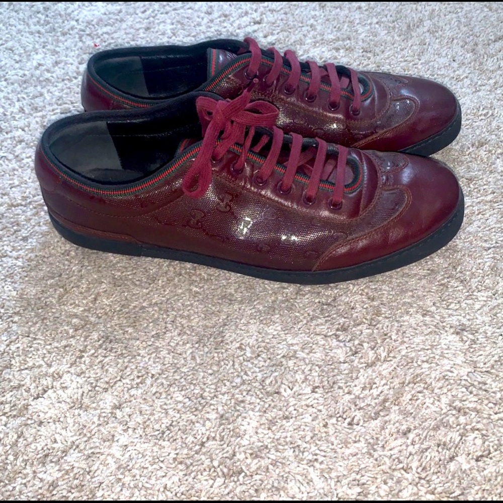 Men’s burgundy Gucci sneakers